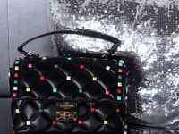 код 21920 910 грн Сумка Валентино (длинная рука в комплекте) материал