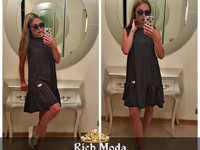 Платье свободного кроя 42-48, украшено фирменной лейбой Rich Moda , по