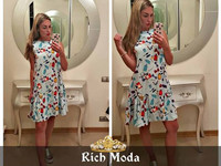Платье свободного кроя 42-48, украшено фирменной лейбой Rich Moda , по