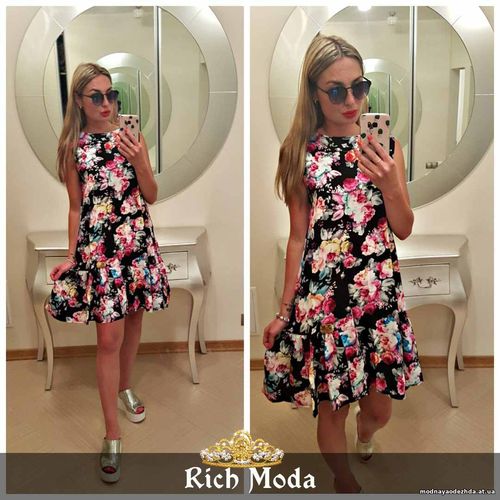 Платье свободного кроя 42-48, украшено фирменной лейбой Rich Moda, шта