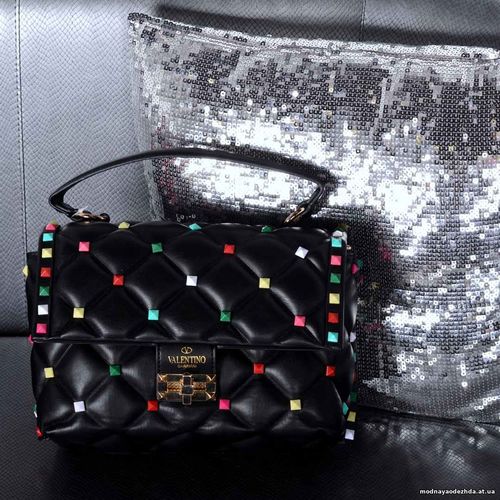 код 21920 910 грн Сумка Валентино (длинная рука в комплекте) материал