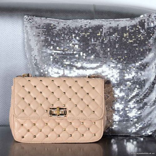 код 21962 740 грн Сумка Валентино клепки материал эко кожа цвет беж