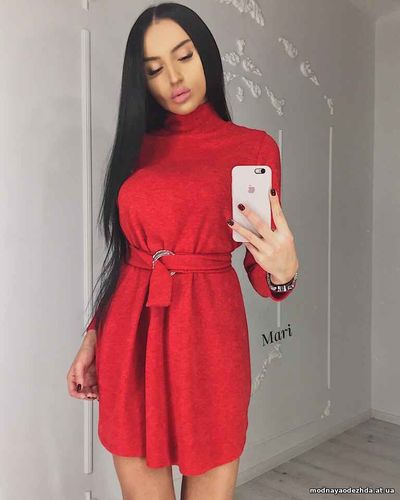 Мягкое и тёплое платье из ангоры свободного кроя, которое можно носить