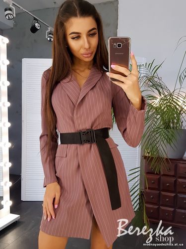 Платье-пиджак в полоску Размер: S и М Ткань: костюмка Пояс . Цена: 610