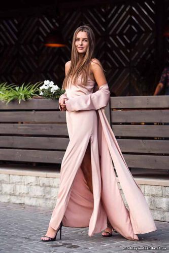 Костюм Накидка + платье 970 грн. Размер 42,44 Ткань шёлк Цвет пудра Оч