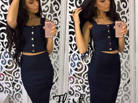 Костюм . Размер: 42-44 Ткань - стрейч джинс Цвета- темно- синий, джинс