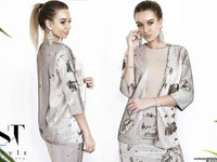 костюм  Модель 3687/90\св Размеры: 42-44, 46-48.  Ткань: двусторон
