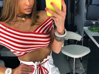 NEW КОСТЮМ АССИМЕТРИЧНЫЙ ТОП В ПОЛОСКУ/ШОРТЫ С ЗАВЫШЕННОЙ ТАЛИЕЙ СТРЕЙ