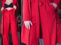 Новинка Потрясный костюм из брюк с высокой талией и широким фигурным п Новинка Потрясный костюм из брюк с высокой талией и широким фигурным п