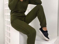 Костюм . Размер:42-44 Ткань: машинная вязка, состав : 40% шерсть, 30%