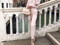 Самый любимый костюм всех инстамодниц из плотного королевского атласа