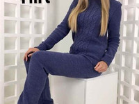 Костюм . Размер:42-44 Ткань: машинная вязка, состав : 40% шерсть, 30%