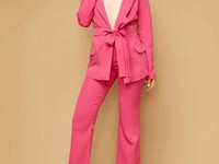 Р 2082 . Ультрамодный лаконичный деловой брючный костюм. Изделие выпол