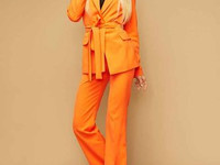 Р 2082 . Ультрамодный лаконичный деловой брючный костюм. Изделие выпол