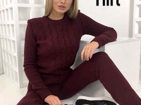 Костюм . Размер:42-44 Ткань: машинная вязка, состав : 40% шерсть, 30%