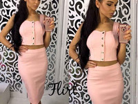 Костюм . Размер: 42-44 Ткань - стрейч джинс Цвета- темно- синий, джинс