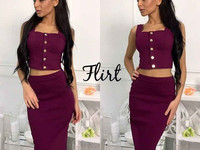 Костюм . Размер: 42-44 Ткань - стрейч джинс Цвета- темно- синий, джинс