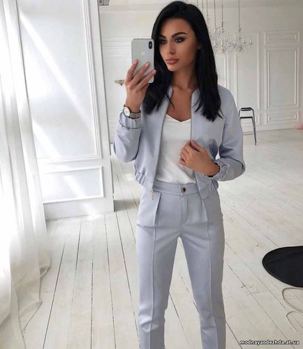 Самый любимый костюм всех инстамодниц из плотного королевского атласа