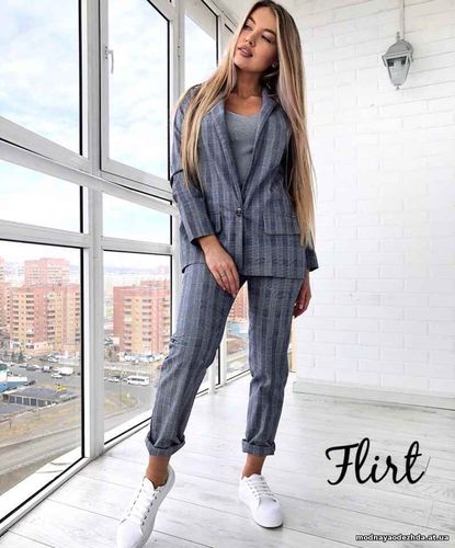 Костюм( пиджак + брюки) . Размер:42-44 Ткань: костюмка  Цена: 700 грн.