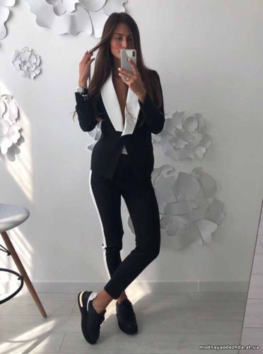 new collection Костюм, пиджак на подкладке Ткань: костюмка Размер: S(4