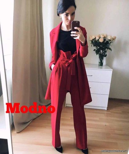 Новинка Потрясный костюм из брюк с высокой талией и широким фигурным п Новинка Потрясный костюм из брюк с высокой талией и широким фигурным п