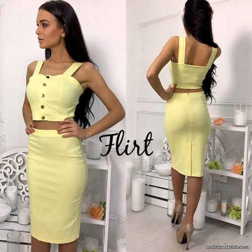 Костюм . Размер: 42-44 Ткань - стрейч джинс Цвета- темно- синий, джинс Костюм . Размер: 42-44 Ткань - стрейч джинс Цвета- темно- синий, джинс