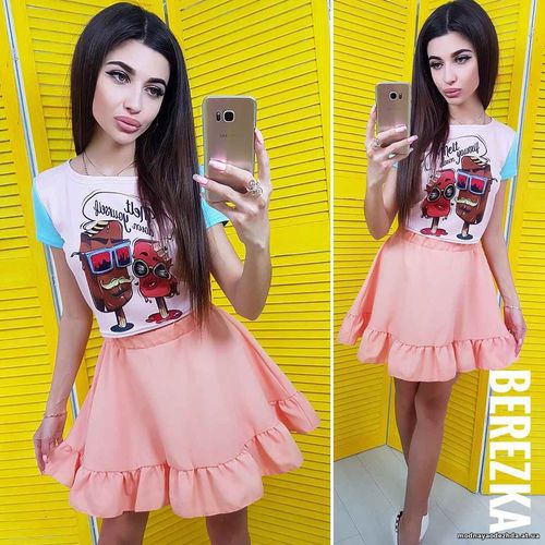 Костюмчик с пышной юбочкой Размер: С и М Ткань: костюмка габардин + да Костюмчик с пышной юбочкой Размер: С и М Ткань: костюмка габардин + да