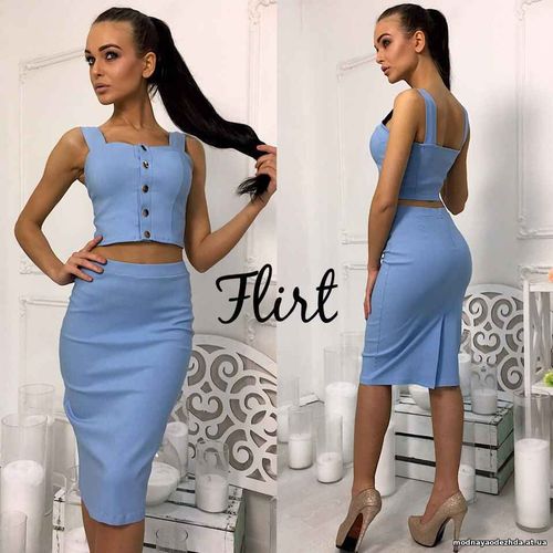 Костюм . Размер: 42-44 Ткань - стрейч джинс Цвета- темно- синий, джинс