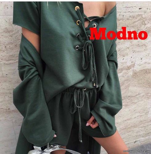 новинка на лето костюм тройка с мантией свободными шортами и объемной