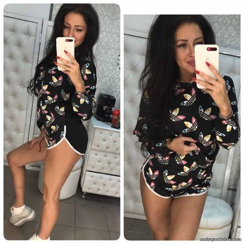 Стильный костюмчик с шортами и кофтой с капюшоном! Ткань стрейч трикот Стильный костюмчик с шортами и кофтой с капюшоном! Ткань стрейч трикот