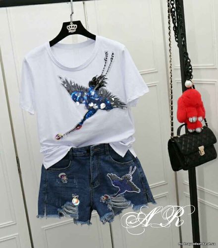 Костюм (Фабричный Китай) ткань коттон. рисунок нашивка + паетки шорты Костюм (Фабричный Китай) ткань коттон. рисунок нашивка + паетки шорты