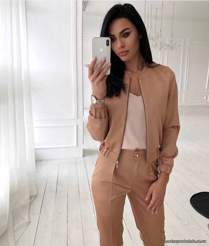 Самый любимый костюм всех инстамодниц из плотного королевского атласа