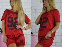 Костюм материал - шелк Армани, накатка качественная! размер единый с-м