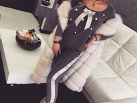 КОСТЮМ нежная шерстяная Ангора декорирован жемчугом и парчовыми лентам