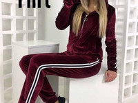 Костюм ( кофта с капюшоном + штаны) Цена : 760 грн. Размер: 42-44 Ткан