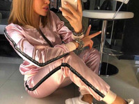 КОСТЮМ «SILK “ перламутровый шёлк ,декорирован нежнейшим довязом на ма