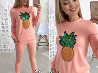 В63 Костюм трикотаж джерси с-м изумруд, серый, персик, фризе 530 грн.