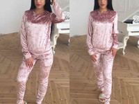 Костюм. Размеры С и М Ткань-велюр с жемчугом жемчуг пробит Цена 495 гр