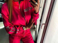 СПОРТИВНЫЙ КОСТЮМ перламутровый шёлк декорирован люрекс-лентами  730гр