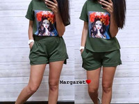 Костюм Ткань креп-дайвинг + нашивка Размеры С (42-44) и М (44-46) Футб