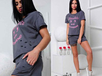 Костюм: (шорты + футболка свободного кроя ). Ткань - х / б коттон с эл