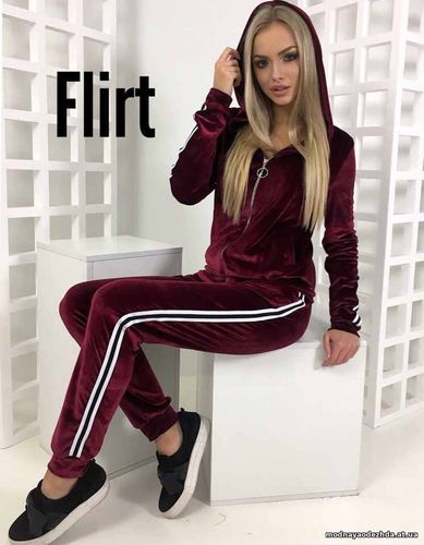 Костюм ( кофта с капюшоном + штаны) Цена : 760 грн. Размер: 42-44 Ткан Костюм ( кофта с капюшоном + штаны) Цена : 760 грн. Размер: 42-44 Ткан