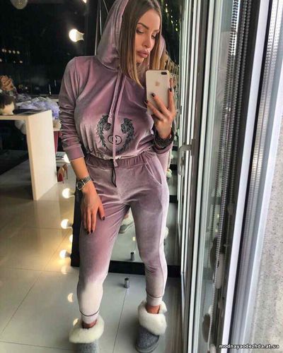 КОСТЮМ КРЫЛЬЯ» королевский бархат (качество LUXE) декорирован фирменно КОСТЮМ КРЫЛЬЯ» королевский бархат (качество LUXE) декорирован фирменно