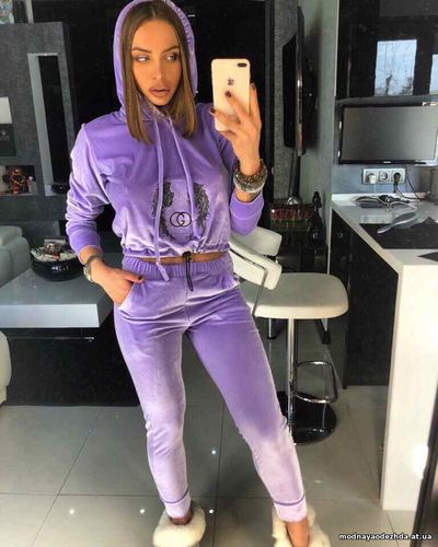 КОСТЮМ КРЫЛЬЯ» королевский бархат (качество LUXE) декорирован фирменно КОСТЮМ КРЫЛЬЯ» королевский бархат (качество LUXE) декорирован фирменно