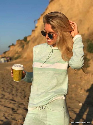 Очень классные яркие костюмчики 570.00 грн. Размер с-м Состав 50% хлоп Очень классные яркие костюмчики 570.00 грн. Размер с-м Состав 50% хлоп