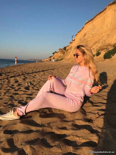 Очень классные яркие костюмчики 570.00 грн. Размер с-м Состав 50% хлоп Очень классные яркие костюмчики 570.00 грн. Размер с-м Состав 50% хлоп