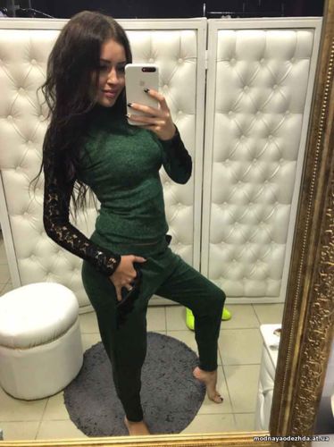 Костюмчик сидит идеально Мягкий трикотаж с отделкой из дорогого кружев