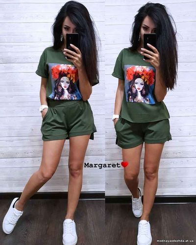 Костюм Ткань креп-дайвинг + нашивка Размеры С (42-44) и М (44-46) Футб Костюм Ткань креп-дайвинг + нашивка Размеры С (42-44) и М (44-46) Футб