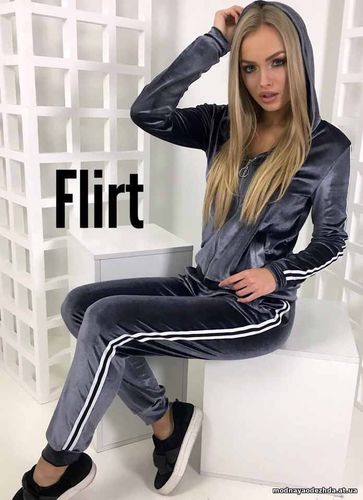 Костюм ( кофта с капюшоном + штаны) Цена : 760 грн. Размер: 42-44 Ткан Костюм ( кофта с капюшоном + штаны) Цена : 760 грн. Размер: 42-44 Ткан