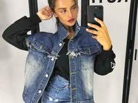Джинсовая куртка с трикотажными рукавами и капюшоном ткань: 100% котто